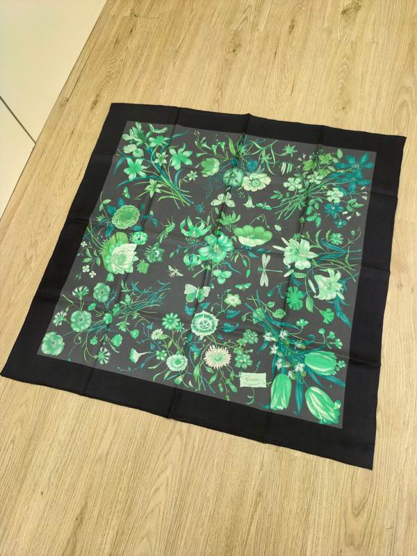 Other silk scarf E030701